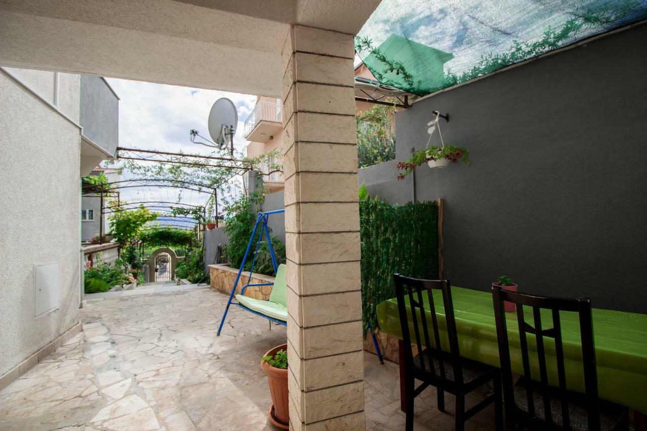 Mrkonjic Branko & Marija Apartmani Omiš Extérieur photo