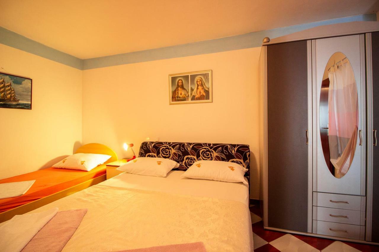 Mrkonjic Branko & Marija Apartmani Omiš Extérieur photo
