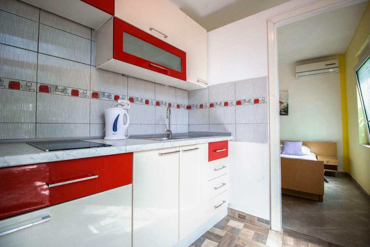 Mrkonjic Branko & Marija Apartmani Omiš Extérieur photo