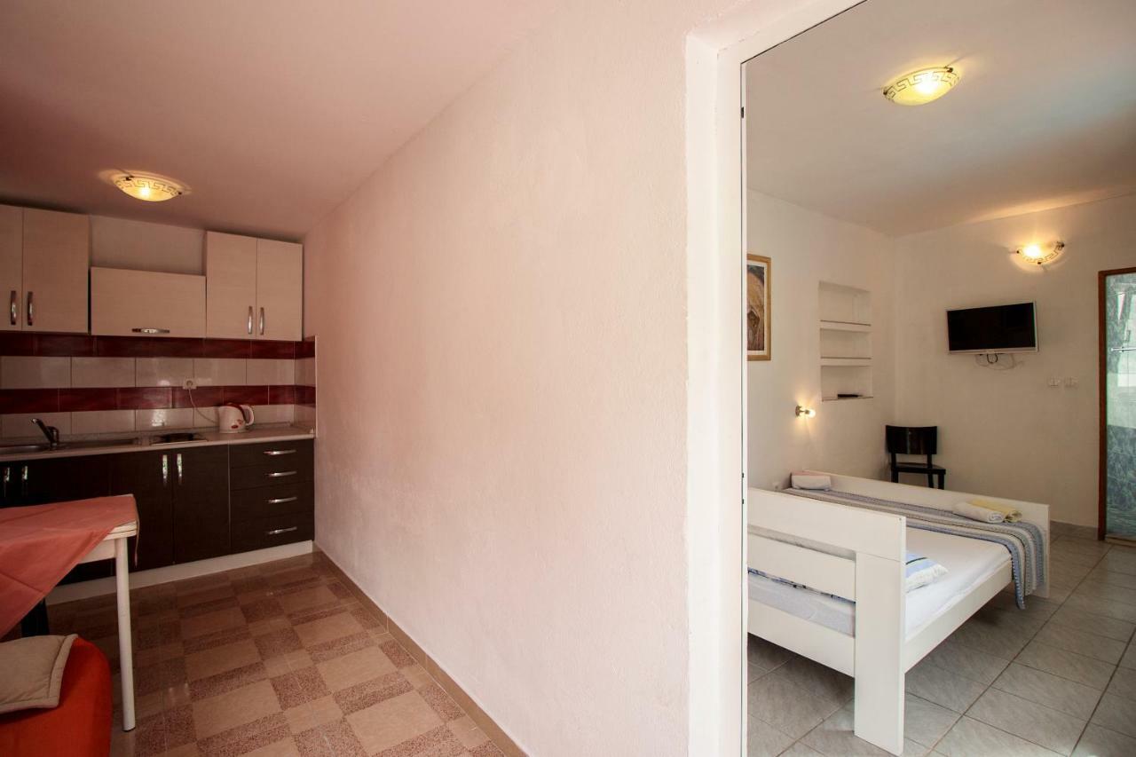 Mrkonjic Branko & Marija Apartmani Omiš Extérieur photo