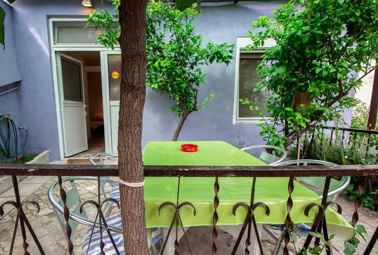 Mrkonjic Branko & Marija Apartmani Omiš Extérieur photo