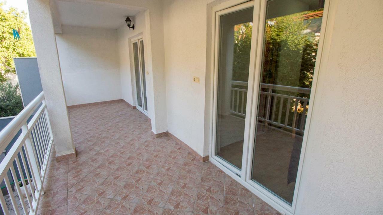 Mrkonjic Branko & Marija Apartmani Omiš Extérieur photo