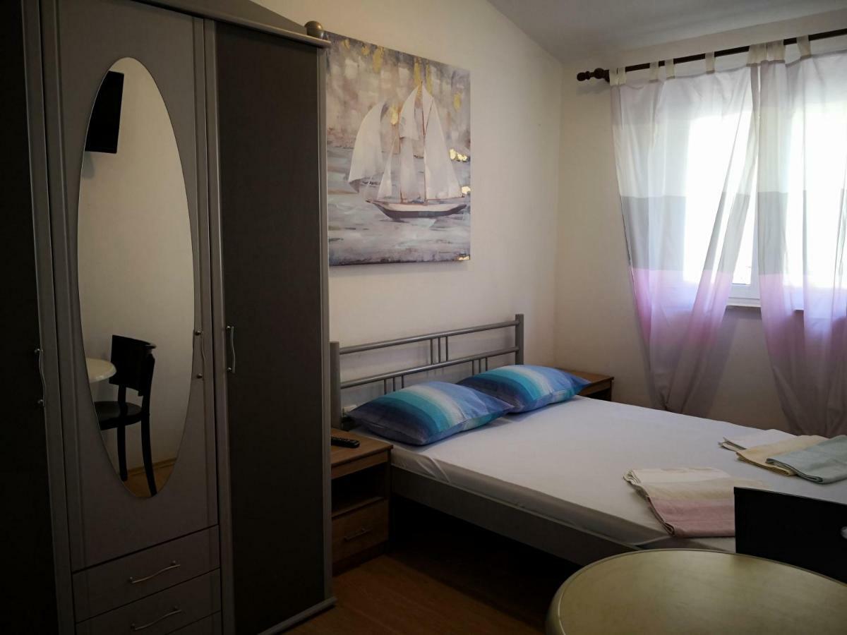 Mrkonjic Branko & Marija Apartmani Omiš Extérieur photo