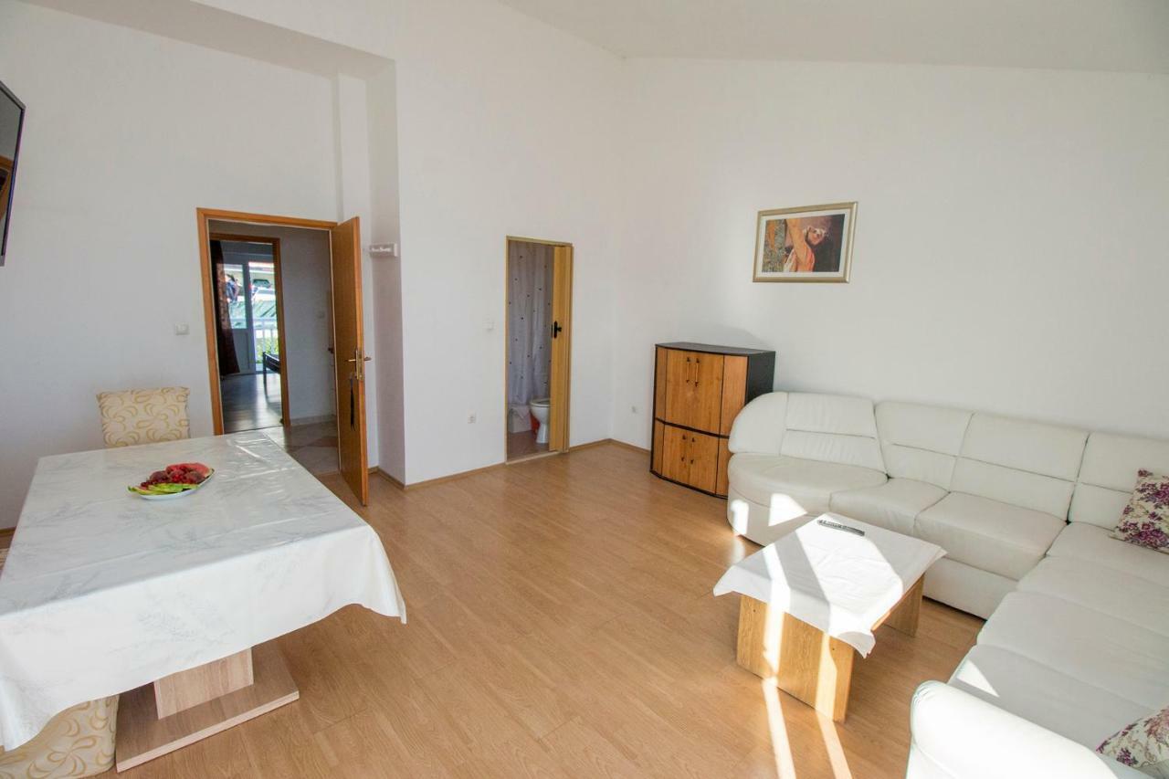 Mrkonjic Branko & Marija Apartmani Omiš Extérieur photo